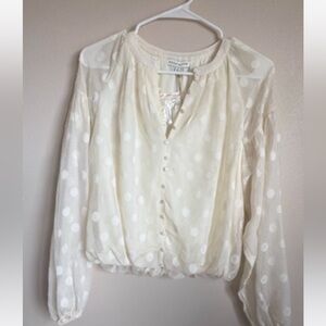 🤍Beautiful Boutique top NWT S